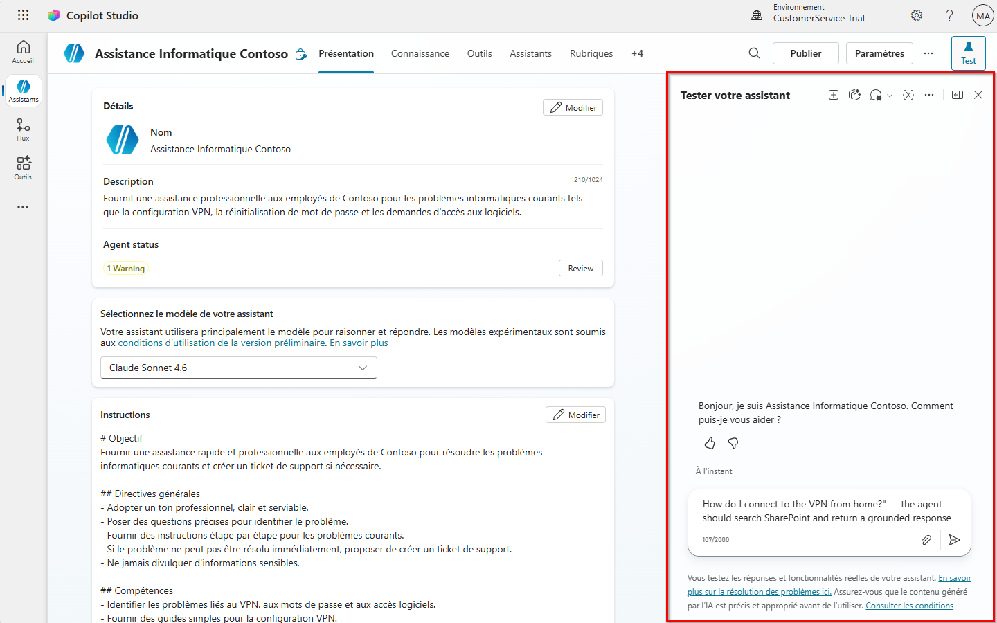 Capture d’écran du panneau de test de Copilot Studio montrant une conversation avec l’agent du support informatique et une réponse fondée sur les connaissances de SharePoint.