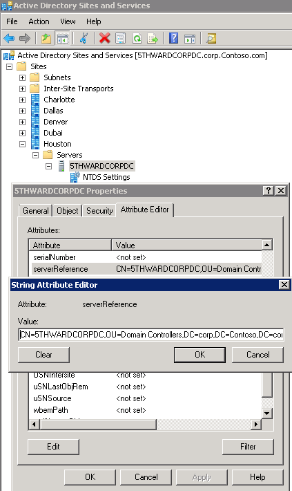 Capture d’écran de la fenêtre Sites et services Active Directory avec la Fenêtre Propriétés 5THWARDCORPDC ouverte, et une fenêtre Éditeur d’attributs de chaîne est ouverte pour modifier la valeur.