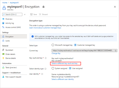Una captura de pantalla de la página de Descripción general de un pedido de Data Box que resalta el proceso para seleccionar diferentes almacenes de claves y opciones de claves.