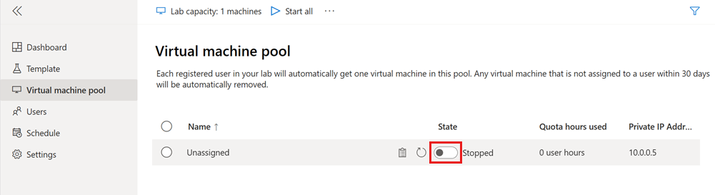 Captura de pantalla que muestra cómo iniciar una máquina virtual de laboratorio alternando el estado en la lista de máquinas virtuales.