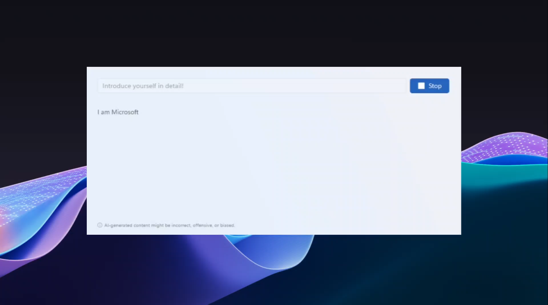 Un gif animado que muestra un mensaje de chat de IA que dice preséntate y una respuesta que se genera mediante la función Phi Silica.