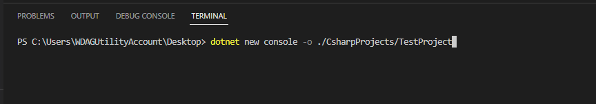 Visual Studio Code टर्मिनल पैनल में दर्ज किए जा रहे कमांड को दिखाने वाला स्क्रीनशॉट.