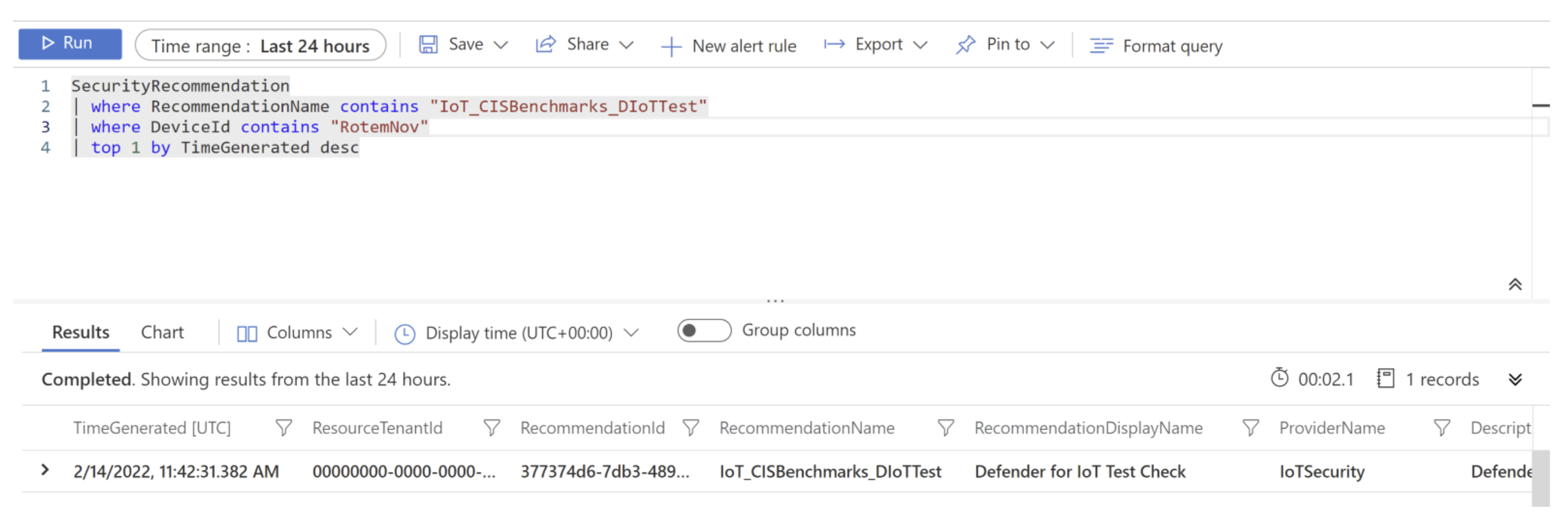 Képernyőkép a Log Analyticsben futtatott IoT_CISBenchmarks_DIoTTest lekérdezésről.