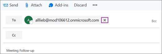 Képernyőkép egy e-mail Címzett soráról a címzett e-mail-címének törlésére vonatkozó lehetőséggel.