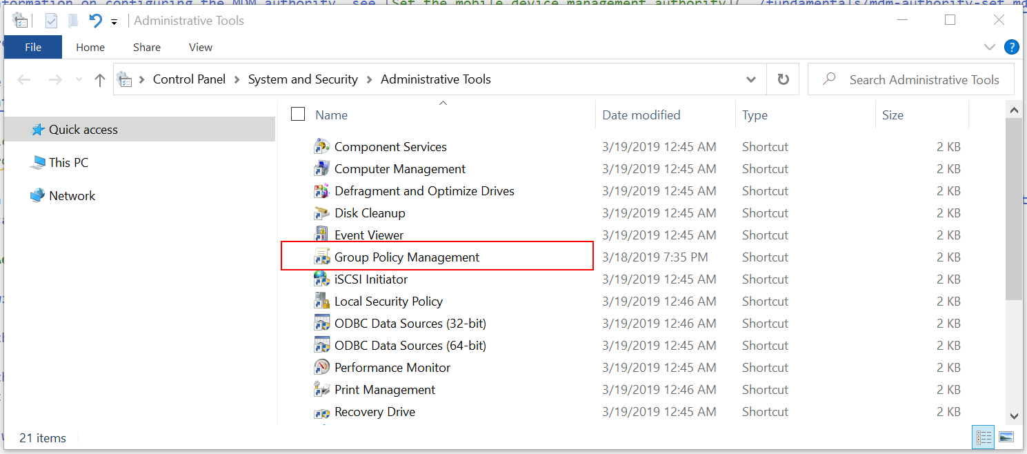 Képernyőkép a Windows Felügyeleti eszközök alkalmazásról, beleértve a Csoportházirend Management alkalmazást.