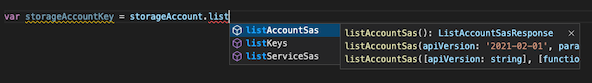 Képernyőkép a Visual Studio Code Bicep-bővítményéről. Az IntelliSense számos, a tárfiókhoz elérhető függvényt jelenít meg.