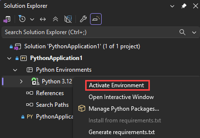 Képernyőkép egy Python-projekt környezetének a Visual Studióban való aktiválásáról.