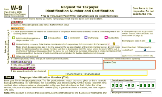 Cuplikan layar analisis model Templat Kustom menggunakan Document Intelligence Studio.