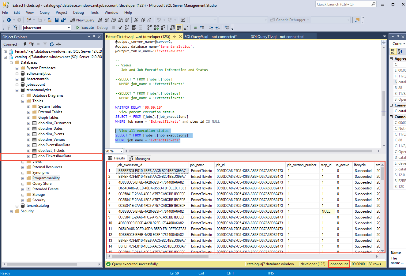 Tangkapan layar menunjukkan database ExtractTickets dengan TicketsRawData d b o dipilih di Object Explorer.