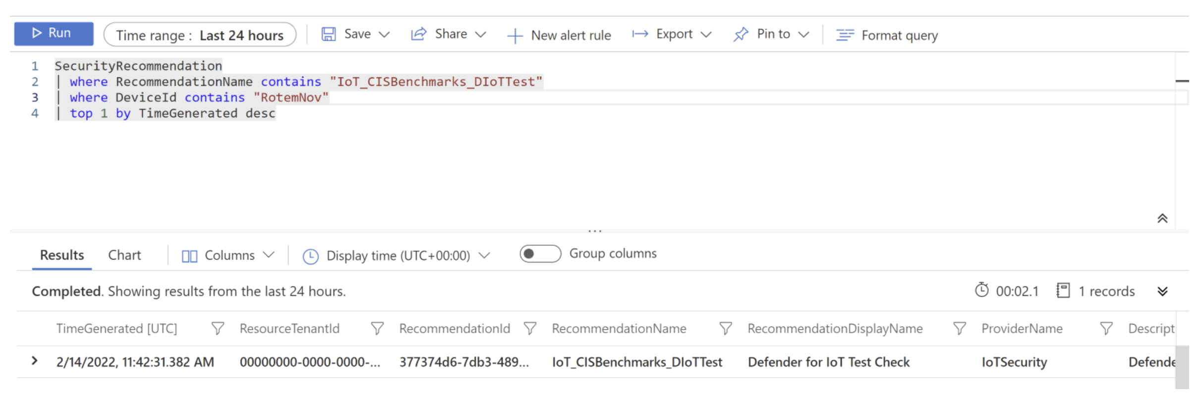 Cuplikan layar kueri IoT_CISBenchmarks_DIoTTest yang dijalankan di dalam Analisis Log.