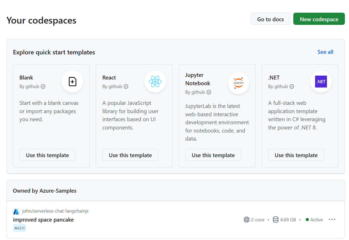 Cuplikan layar semua Codespace yang sedang berjalan termasuk status dan templatnya.