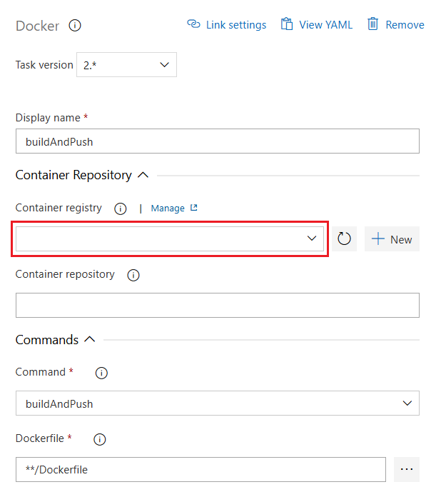 Cuplikan layar tugas Docker@2 yang dikonfigurasi untuk membangun dan mengunggah image ke Docker Hub, memperlihatkan registri kontainer dan opsi koneksi layanan.