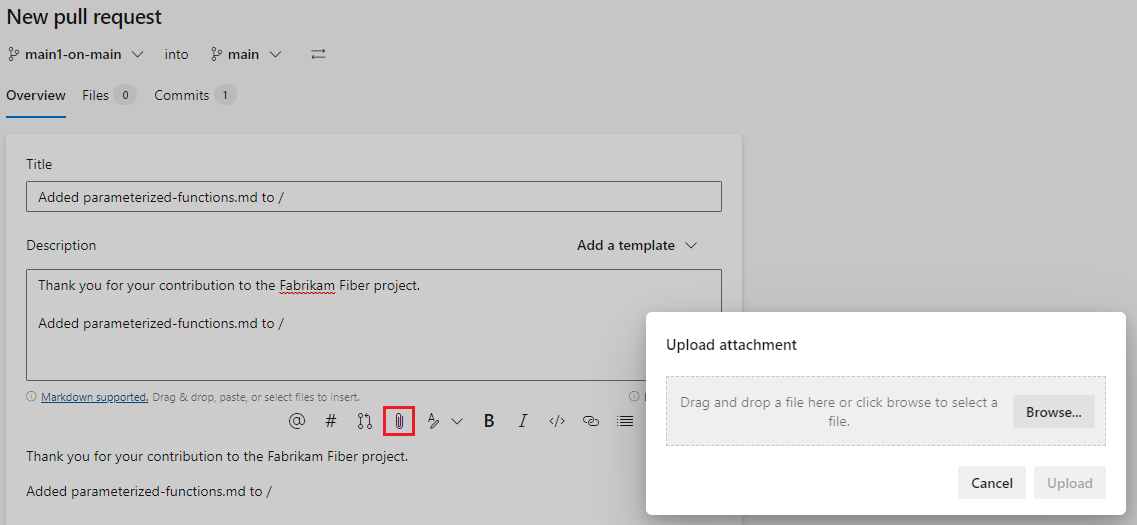 Cuplikan layar yang memperlihatkan melampirkan file ke deskripsi P R selama pembuatan.