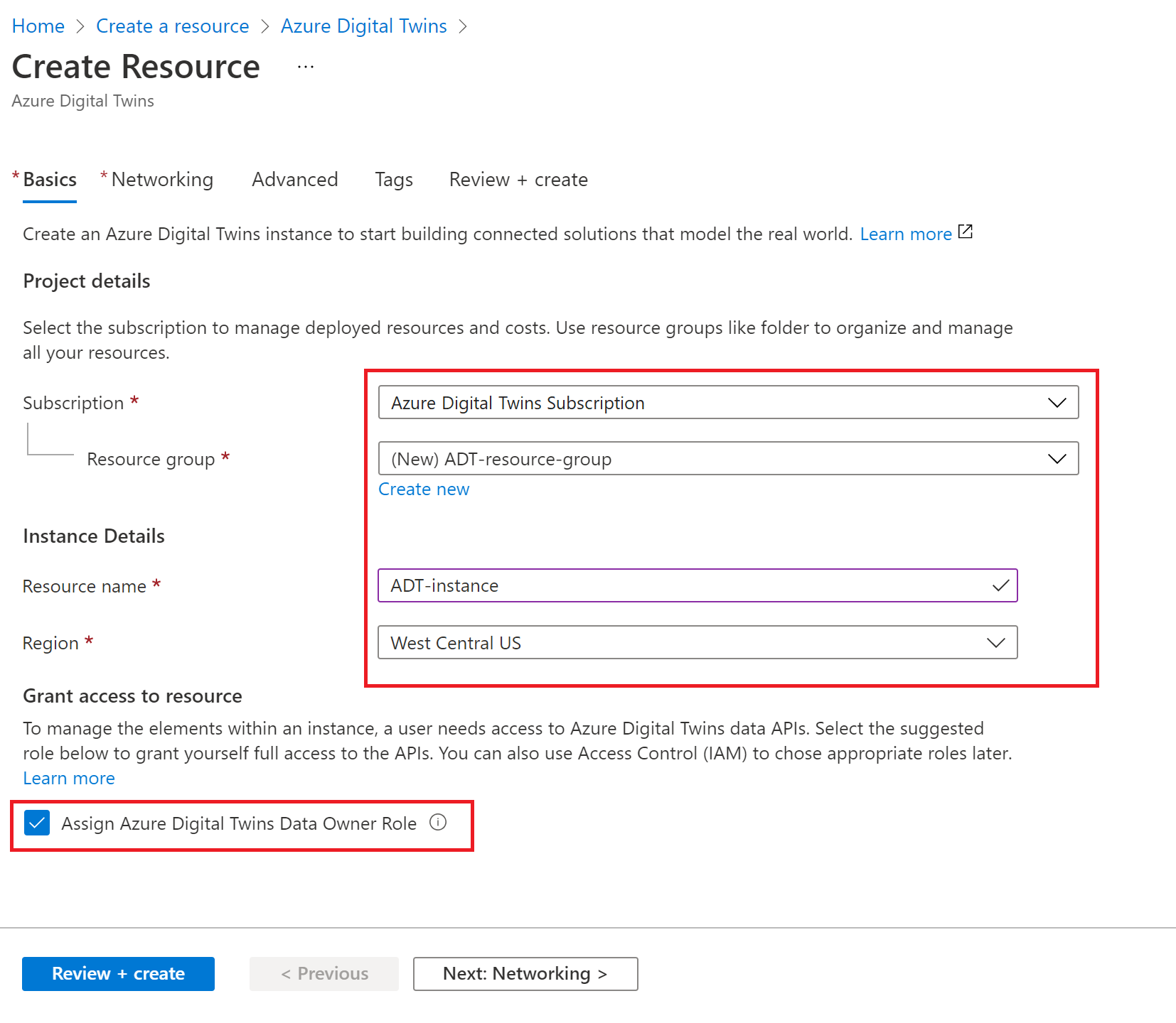 Cuplikan layar proses Buat Sumber Daya untuk Azure Digital Twins di portal Microsoft Azure. Nilai yang dijelaskan diisi.