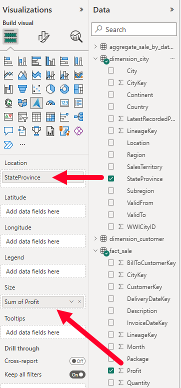 Cuplikan layar panel Data di samping panel Visualisasi, memperlihatkan tempat untuk menyeret data yang relevan.