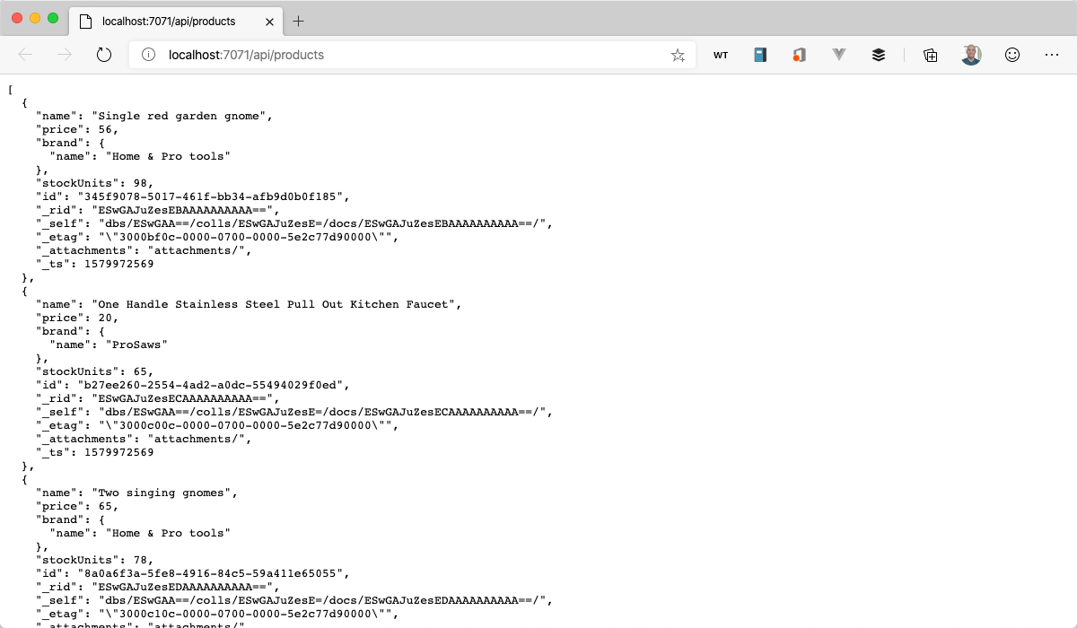 Cuplikan layar browser web yang menampilkan item dalam koleksi produk yang ditampilkan adalah format JSON.