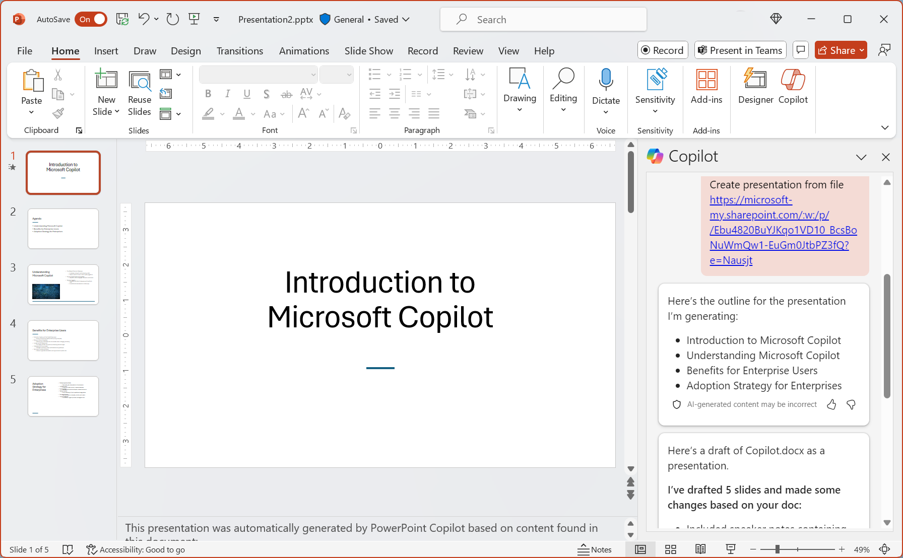 Cuplikan layar Microsoft Copilot untuk Microsoft 365 dengan contoh di PowerPoint.