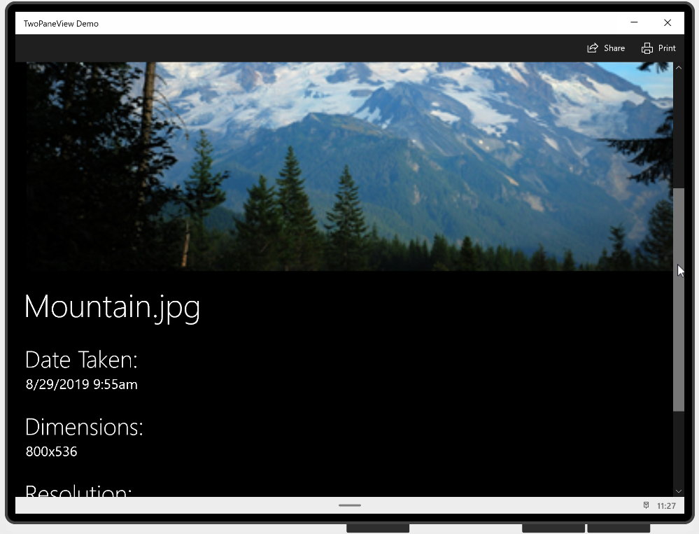 Gambar aplikasi sampel pada satu layar dengan semua konten bergulir dalam satu panel