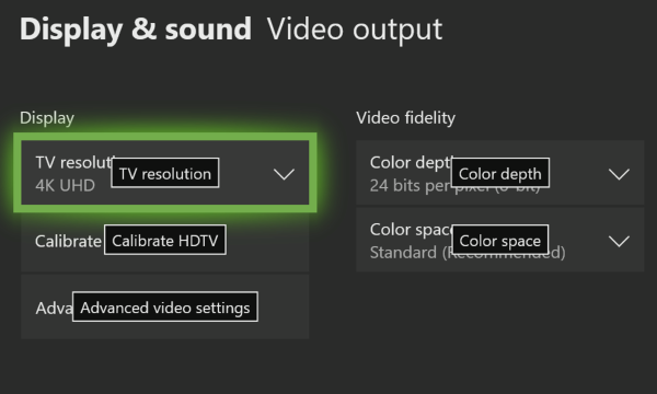 Cuplikan layar jendela output Tampilan dan video suara dengan label pada kotak kombo yang diciutkan.