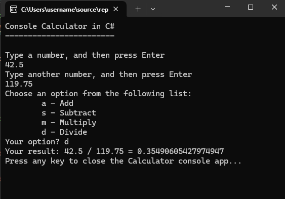 Screenshot di una finestra della console che mostra l'app Calcolatrice che ora accetta numeri decimali e restituisce un risultato decimale più lungo.