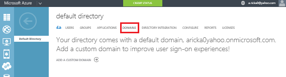 Screenshot di portale di Azure, con La directory predefinita selezionata a sinistra, DOMINI evidenziati nel menu a destra e nome di dominio della directory visualizzati di seguito.