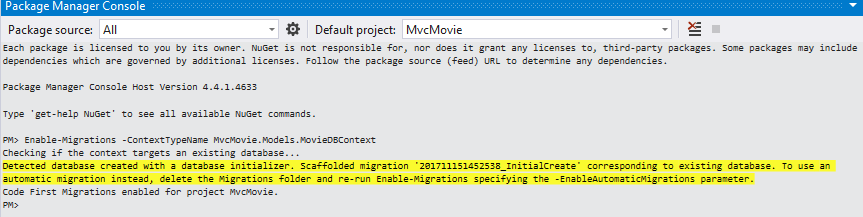 Screenshot che mostra la finestra Console di Gestione pacchetti. Il testo nel comando Abilita migrazioni è evidenziato.