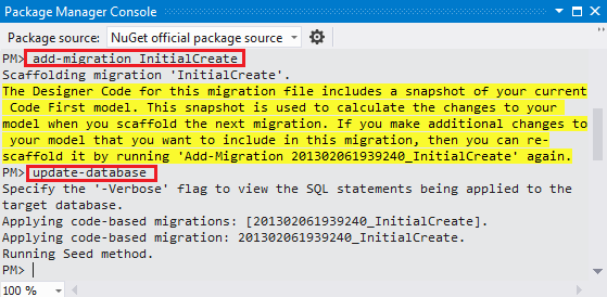 Screenshot che mostra la finestra Console di Gestione pacchetti. I comandi aggiungono il carattere di sottolineatura di sottolineatura Creazione iniziale e aggiornamento del database trattino sono evidenziati.