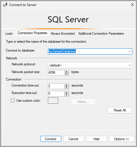 Screenshot della finestra di dialogo Connetti al server in SSMS. Immettere il database desiderato a cui connettersi.