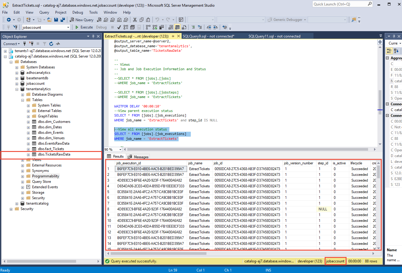 Lo screenshot mostra il database ExtractTickets con il dbo TicketsRawData selezionato in Esplora oggetti.