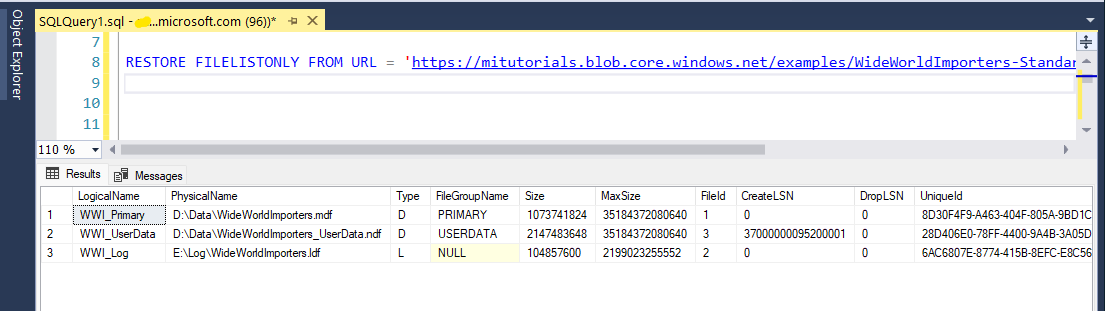 Screenshot che mostra l'Editor di query SSMS. L'istruzione RESTORE FILELISTONLY è visibile e la scheda Risultati elenca tre file.