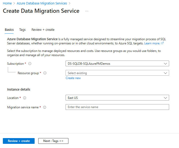 Screenshot che mostra i dettagli di input necessari del Servizio Migrazione del database.