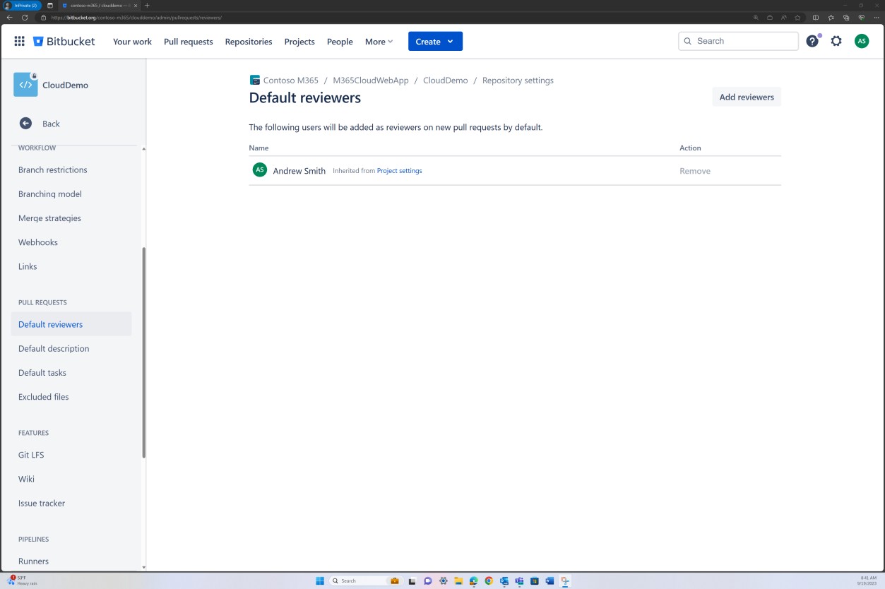 Revisori predefiniti di Bitbucket che mostrano Andrew Smith.