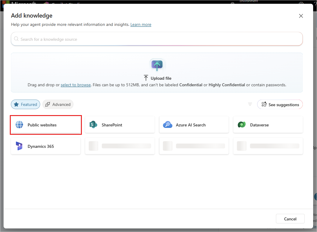 Screenshot della finestra di dialogo Aggiungi conoscenza in Copilot Studio che mostra i tipi di sorgenti della conoscenza, inclusa l'opzione dei siti pubblici.