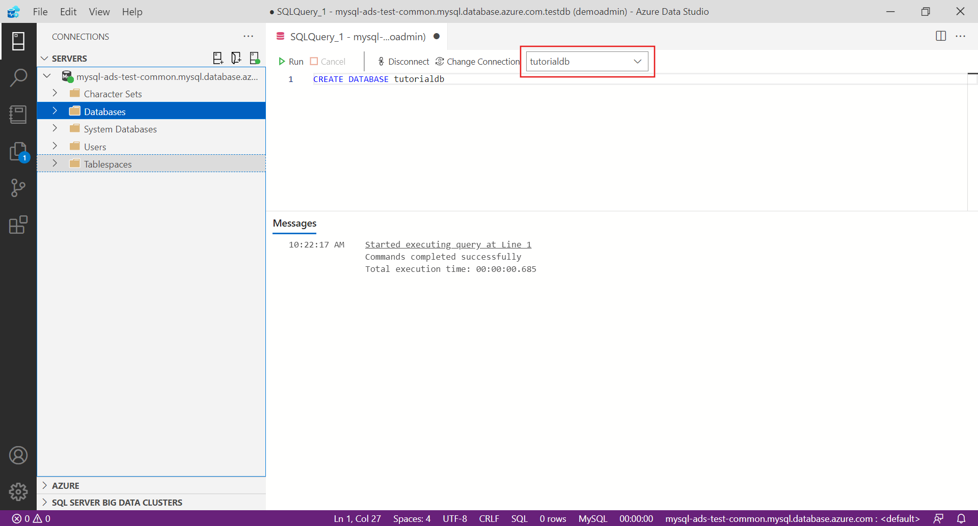 Screenshot che mostra il menu a tendina del contesto di connessione nell'editor di query.