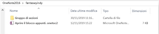 Screenshot di un'icona del blocco appunti di OneNote di una cartella, con un file ONETOC sotto la cartella.