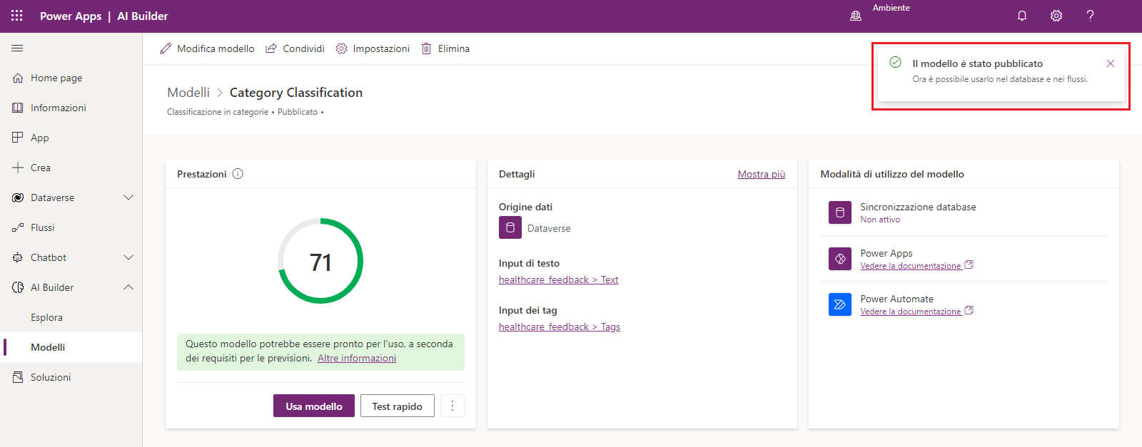 Screenshot del modello di classificazione in categorie in Power Apps Studio con l'indicatore di prestazioni e un messaggio di notifica evidenziato in cui si indica che il modello è stato pubblicato.