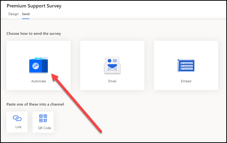 Sondaggio su assistenza Premium con la scheda Invia aperta. In Scegli come inviare il sondaggio, una freccia indica Automatizza.