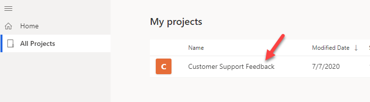 Screenshot dell'elenco Progetti personali con una freccia che indica il progetto Feedback assistenza clienti.