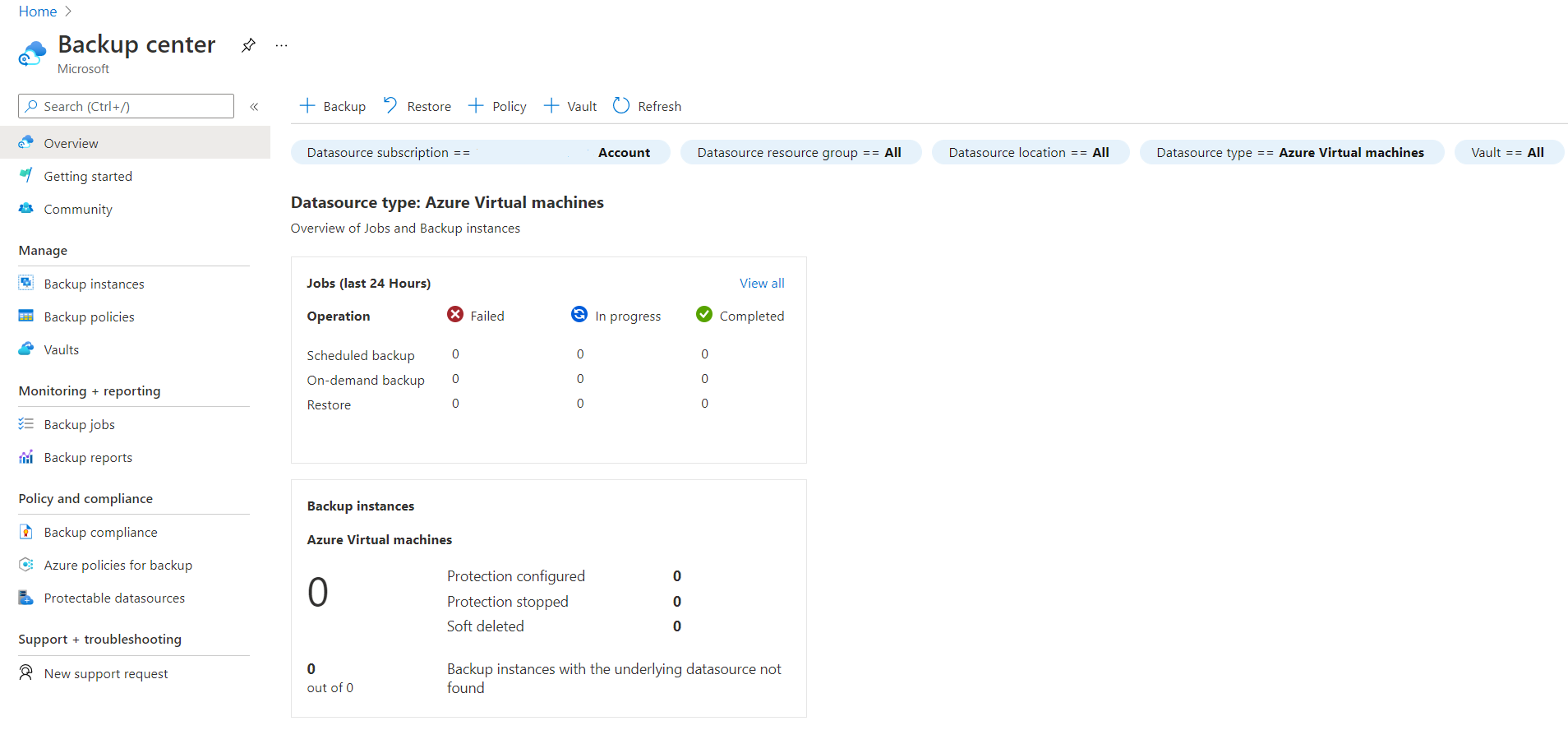 Screenshot dell'interfaccia utente del Centro backup nel portale di Azure. Questa immagine mostra le informazioni di backup per le macchine virtuali di Azure correlate a processi e istanze di backup.