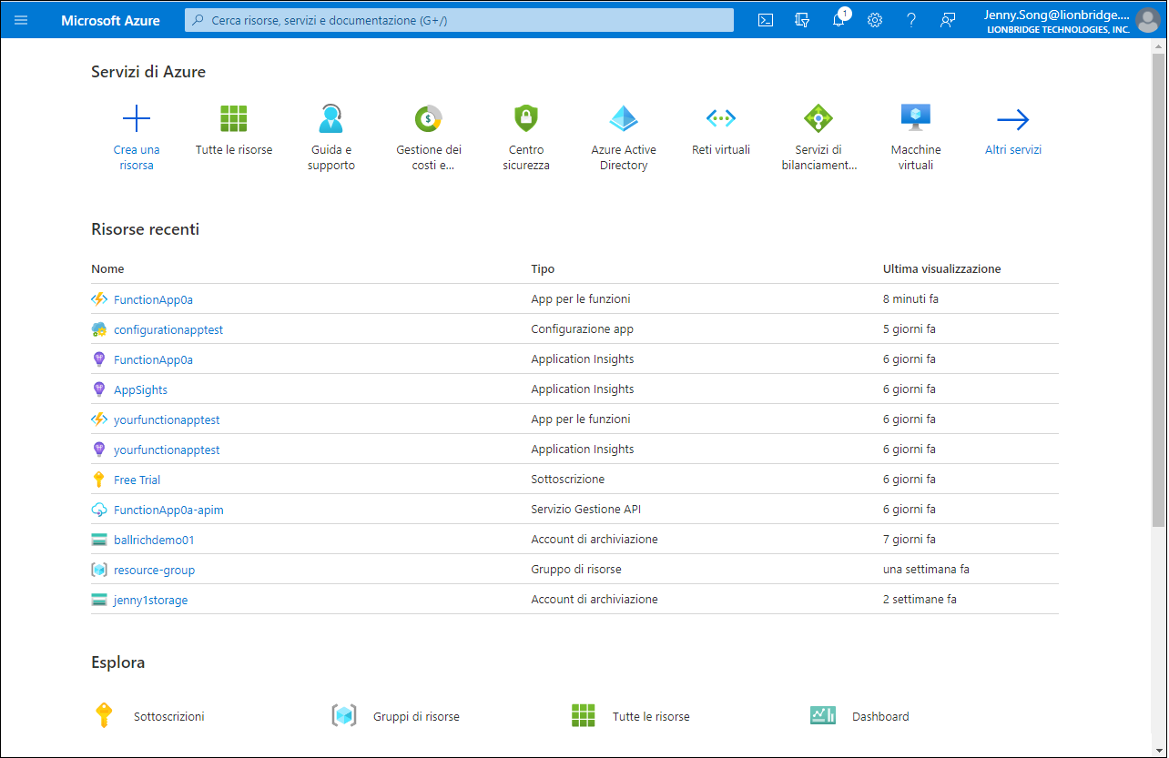Screenshot del portale di Azure e della pagina dei servizi.