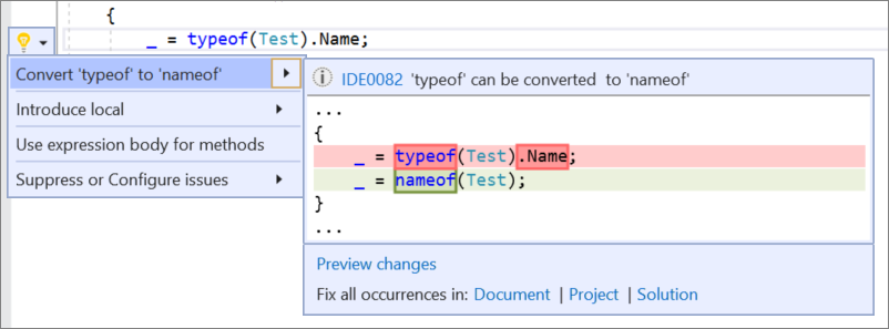 Screenshot del menu Azioni rapide e refactoring in Visual Studio con Converti 'typeof' in 'nameof' selezionato e modifiche al codice C# visualizzate.