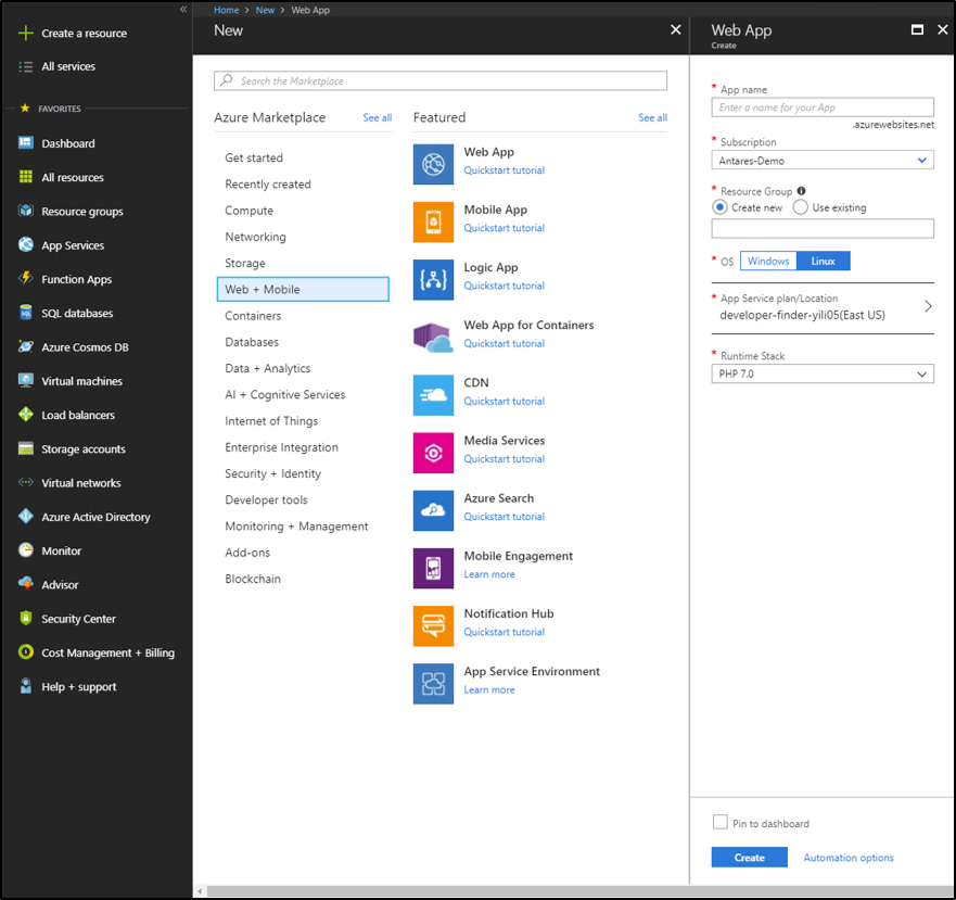 Azure portal のスクリーンショット。Azure Marketplace で [Web + モバイル] が選択されています。新しい Web アプリを作成するための画面が右側で開いています。