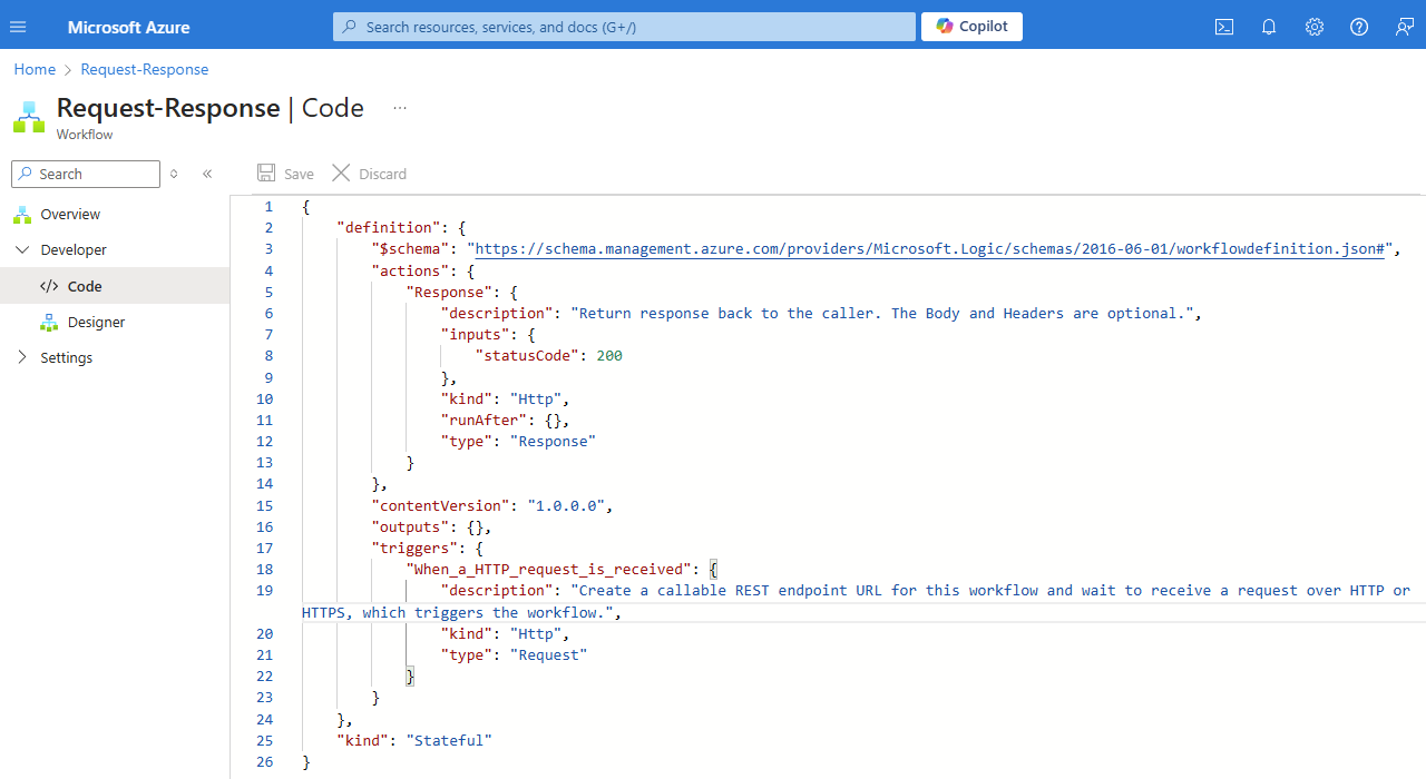 Azure portal、コード ビュー ウィンドウ、要求-応答ワークフロー定義を示すスクリーンショット。