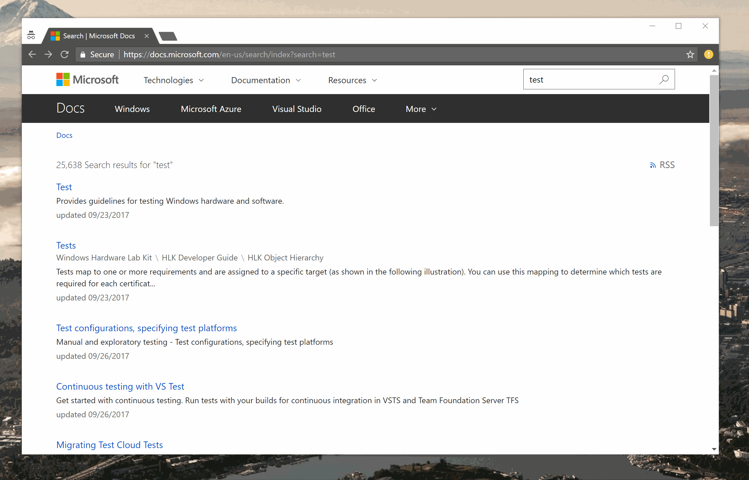 ドキュメント ドット microsoft dot com ブラウザー ページのアニメーション GIF。これは、[R S S] ボタンをクリックして検索を R S S フィードに変換する方法を示しています。
