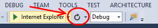 Visual Studio のスクリーンショット。赤で囲まれた [更新] ボタンが表示されています。[更新] ボタンは円形の矢印です。