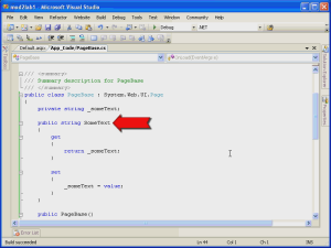 いずれかの行の [テキスト] 属性を示す赤い矢印が表示された Microsoft Visual Studio ウィンドウのスクリーンショット。