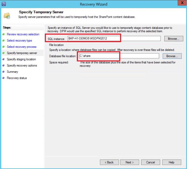 スクリーンショットは、データベースを一時的に復旧するためのステージング SQL Server インスタンスの場所を指定する方法を示しています。