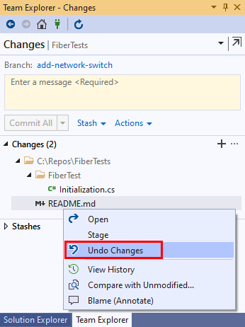 Visual Studio 2019 のチーム エクスプローラーの変更されたファイルに対するコンテキスト メニュー オプションのスクリーンショット。