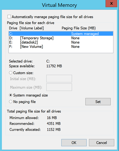 [仮想メモリ] ダイアログのスクリーンショット。C:Drive の行が強調表示されており、[システム管理] のページング ファイル サイズ設定を確認できます。