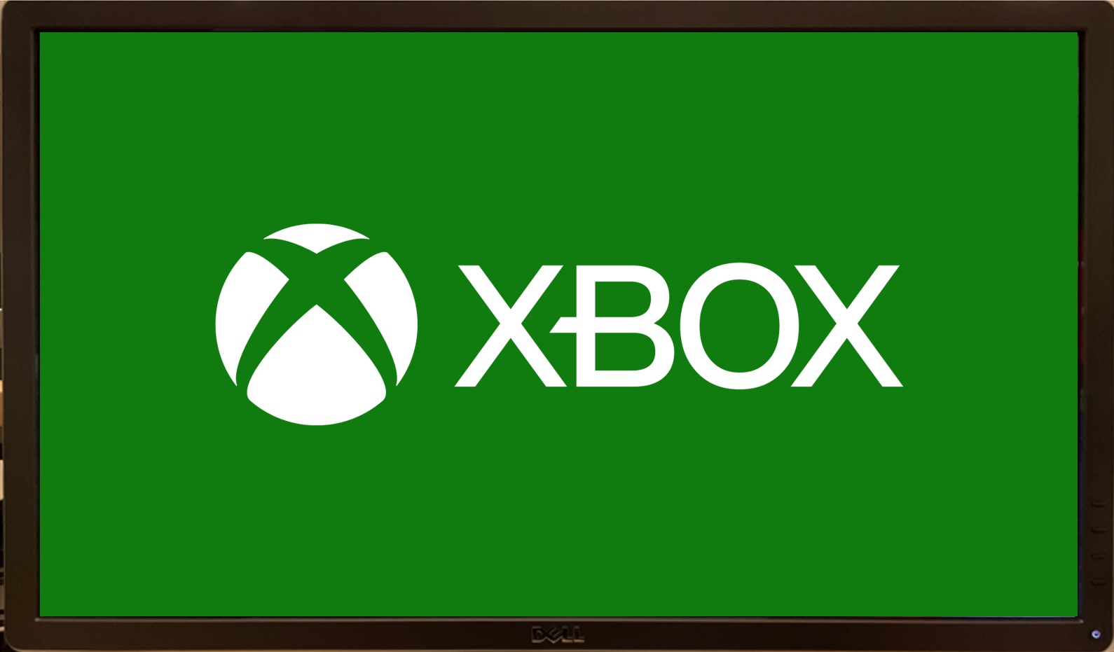  16:9 テレビの画面を埋める Xbox ロゴ